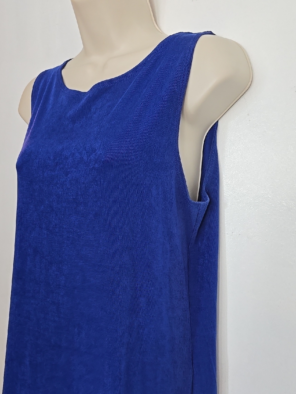 Travelers by Chico's Sleeveless Tank in Vibrant Royal Blue Size M Chico's 1 NWOT - Picture 3 of 5